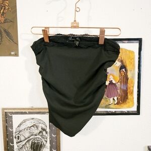 ❗️SOLD❗️Black Crop Top